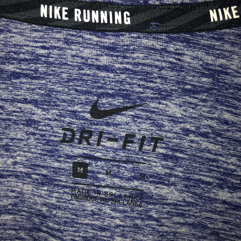 BRAND NEW NIKE RUNNING SWEATSHIRT - Picture 3 of 5